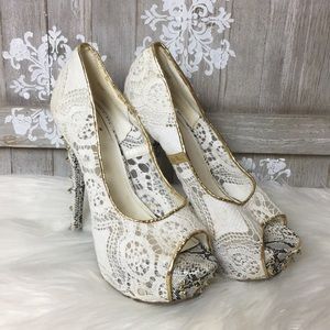 Shoe Dazzle white laced high heels